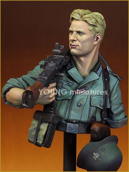 Young Miniatures YM1829 GERMANMG34 GUNNER 1941 1/10 – image 3