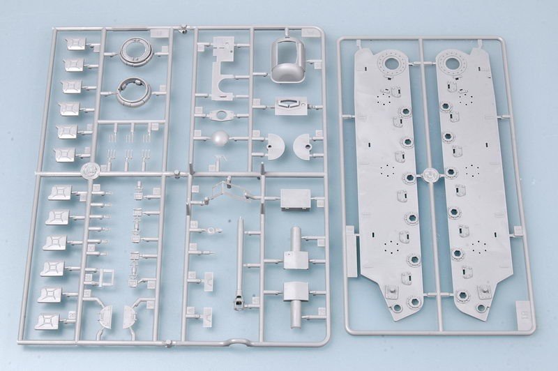 Trumpeter 00366 German Pz.Kpfm KV-1 756(r) Tank 1/35 – Bild 6