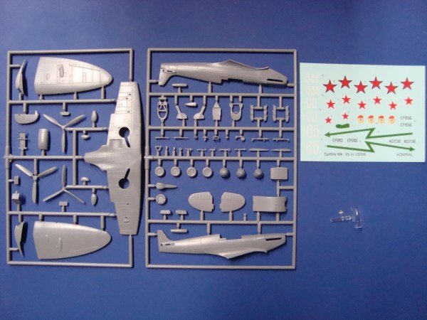 Kovozavody Prostejov KPM0068 Supermarine Spitfire Mk.Vb Red stars 1/72 – immagine 3