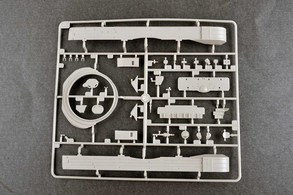 Trumpeter 09601 Soviet Obj.172 T-72 Ural 1/35 – image 8