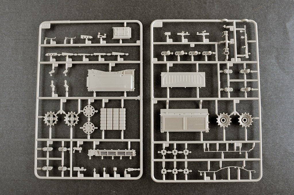 Trumpeter 09609 Char russe T-72B1 avec KTM-6 et blindage à grille 1/35 – image 8