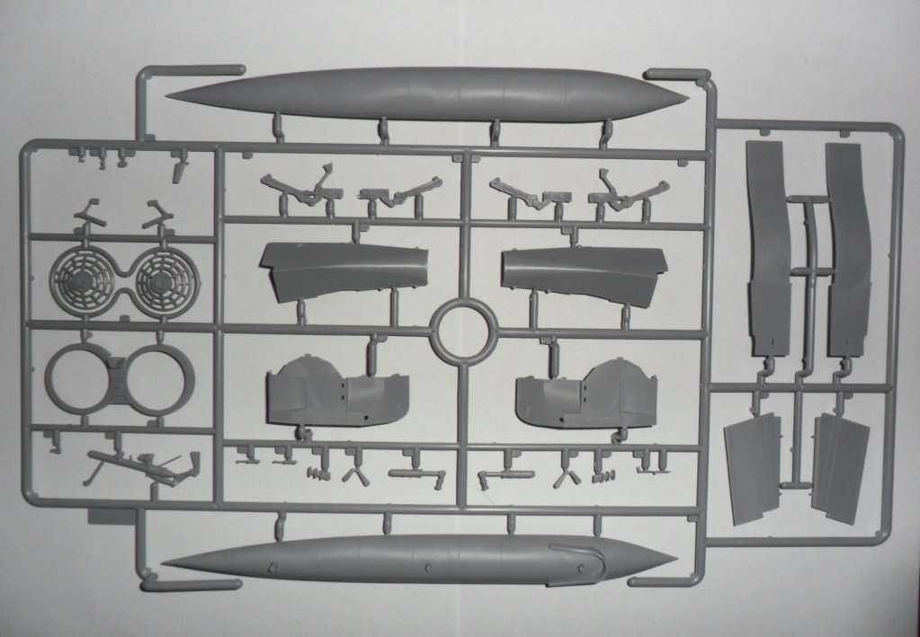 ICM 48904 MiG-25 RBF, avion de reconnaissance soviétique (1/48) – image 7