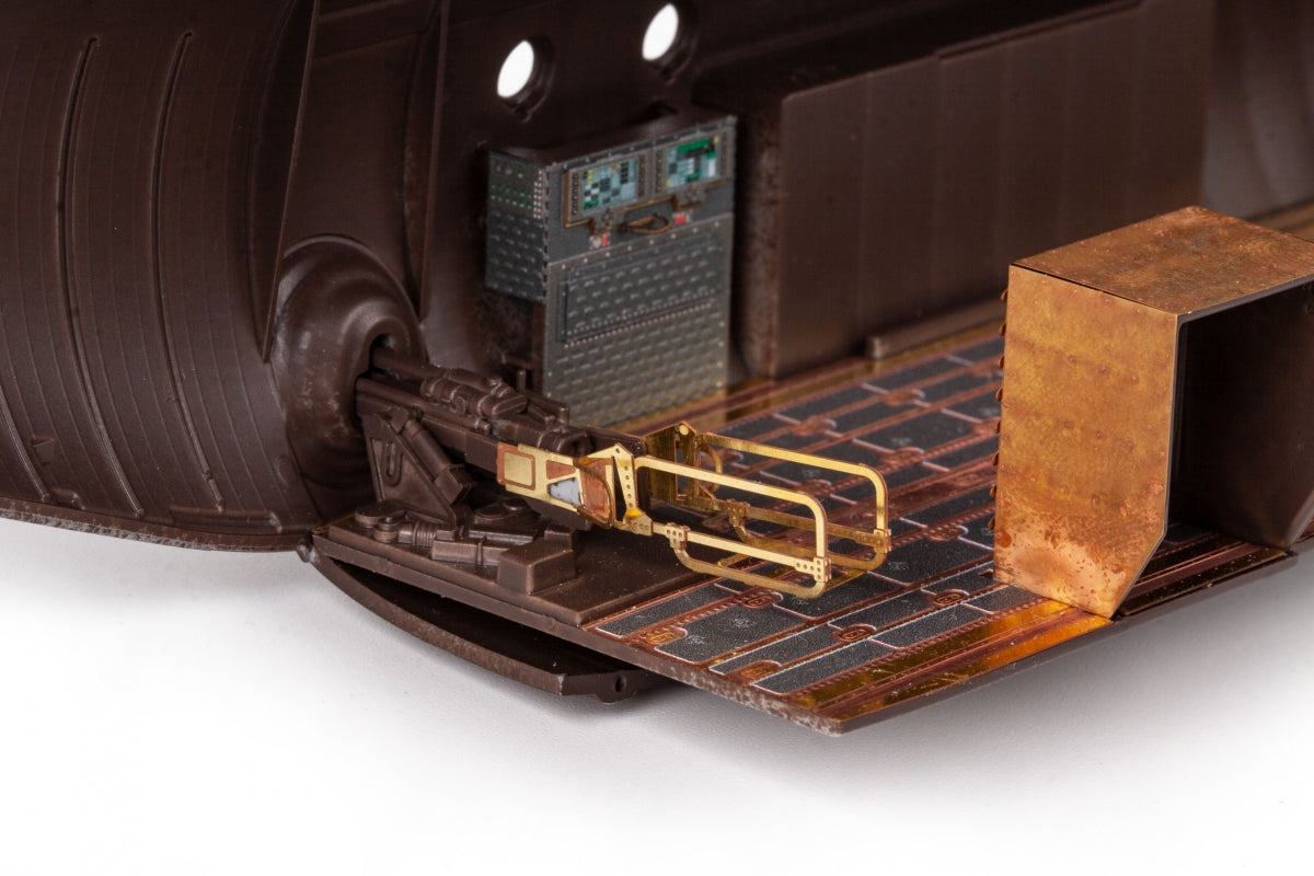 Eduard 73814 AC-130J cargo interior ZVEZDA 1/72 – Bild 5