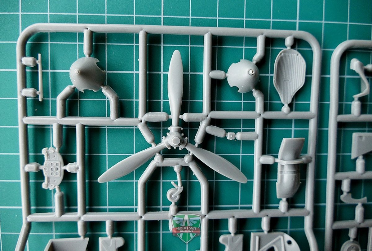 Modelsvit 4803 Yak-1 Early version 1/48 – immagine 4
