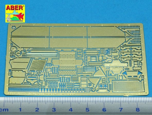 Aber 48006 German tank destroyer Sd.Kfz. 138/2 Jagdpanzer 38(t) &amp;#39;&amp;#39;Hetzer&amp;#39;&amp;#39; 1/48 – image 2