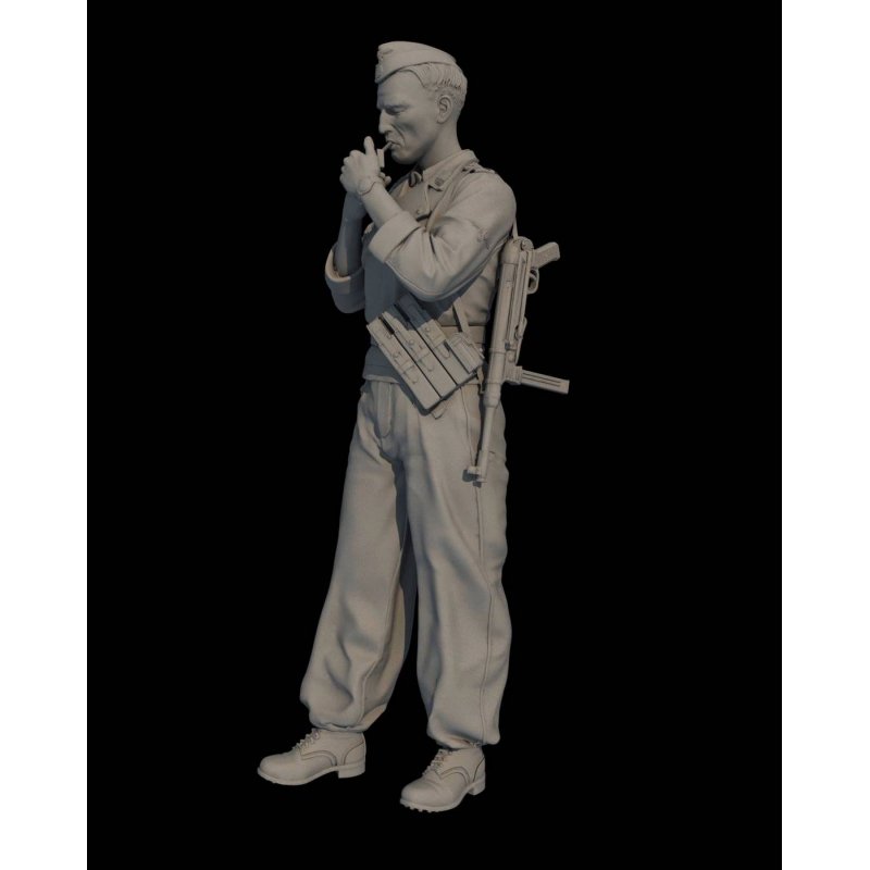 Panzer Art FI35-091 Waffen-SS tanker lighting a cigarette 1/35 – Bild 2