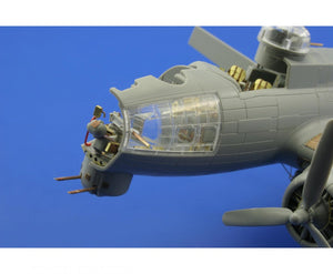Eduard 73382 B-17G front interior 1/72 REVELL – immagine 5