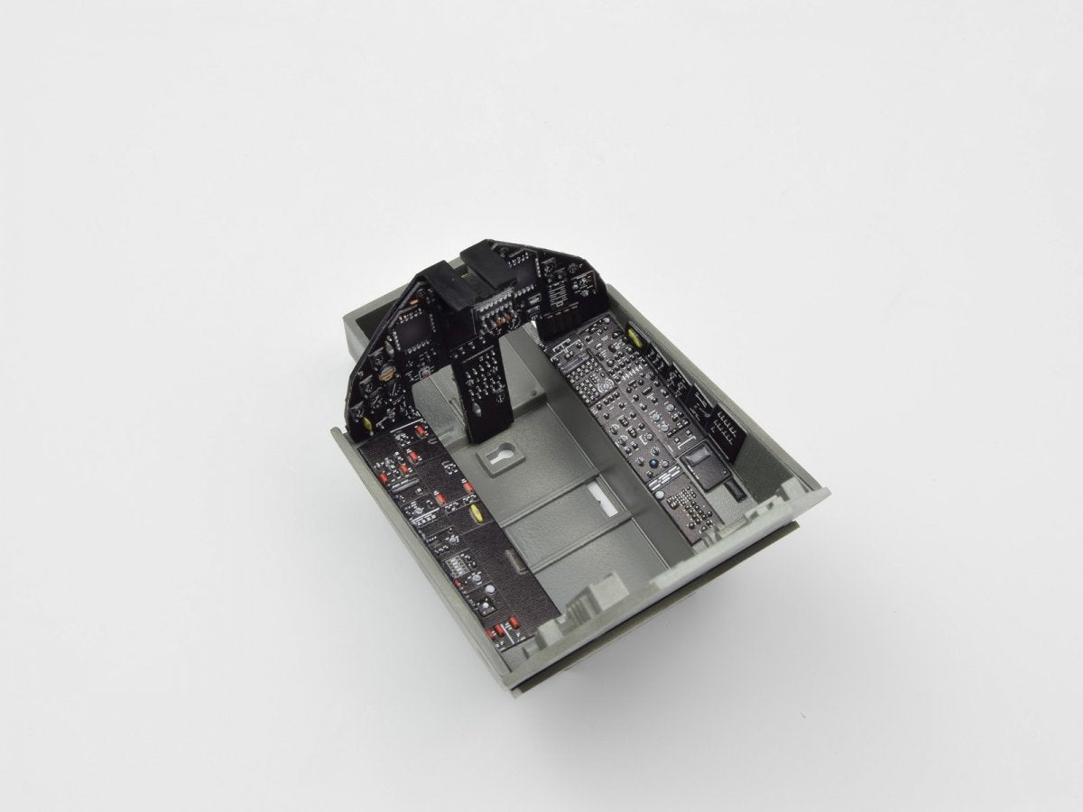 Red Fox Studio QS-32087 F-117A NIGHTHAWK (Late) BE Trumpeter 1/32 – Bild 7