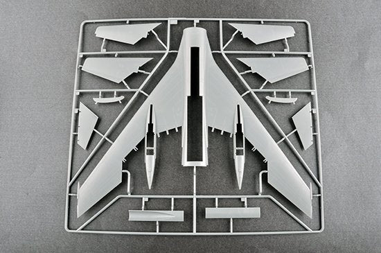 Trumpeter 01695 Bombardier tactique soviétique Tu-22 « Blinder » 1/72 – image 8