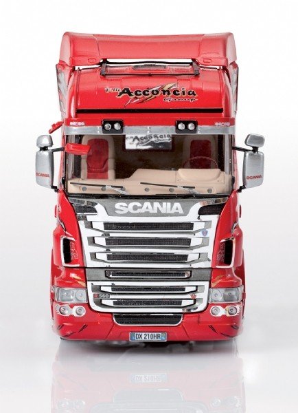 Italeri 3882 Scania R560 V8 Highline Red Griffin 1/24 – immagine 13