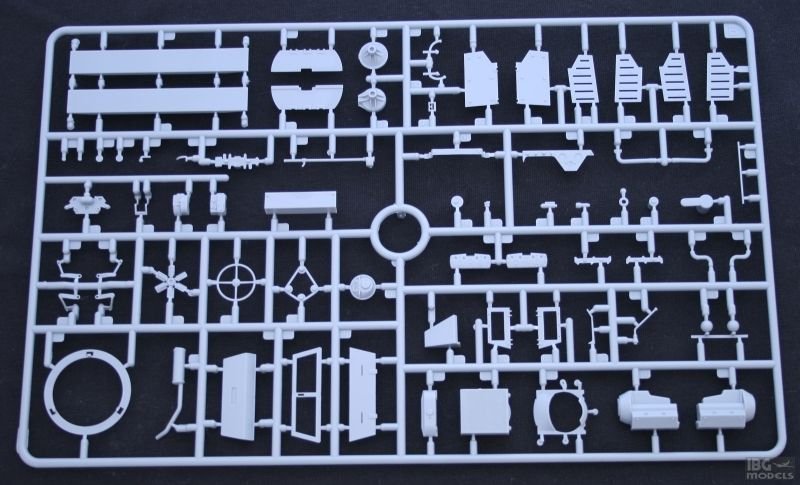 IBG 35024 Marmon-Herrington (e) Panzerspahwagen 1/35 – image 4