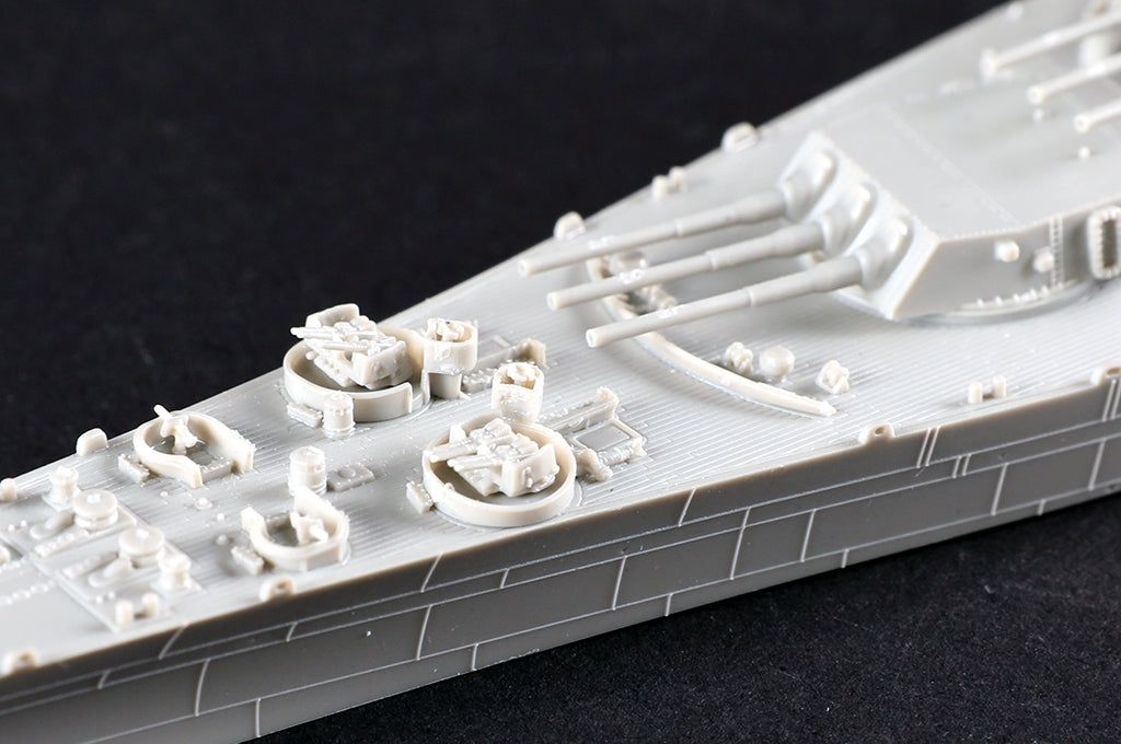 Trumpeter 06749 USS Iowa BB-61 1/700 – image 11