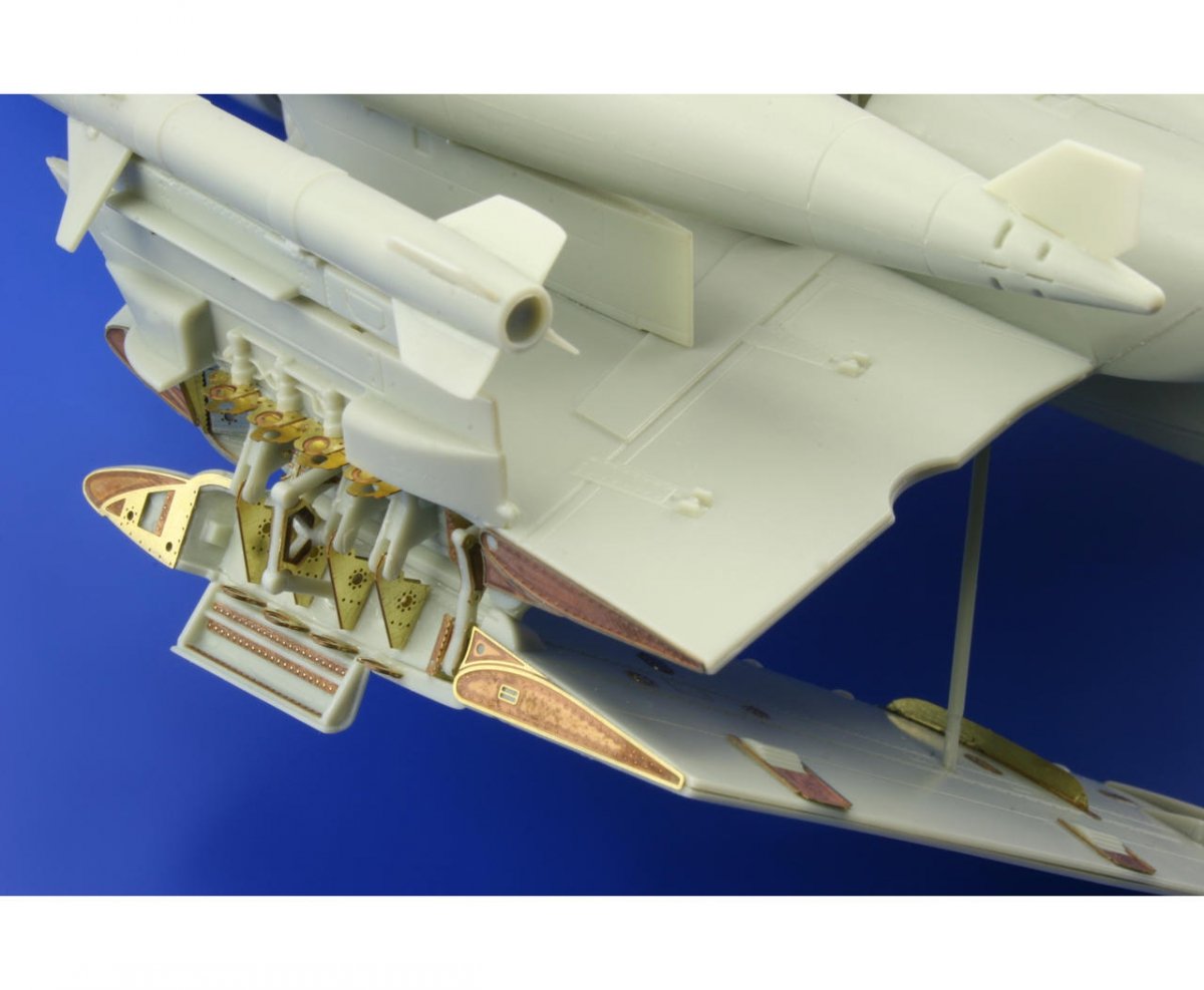 Eduard 48680 EA-6B wing fold 1/48 Kinetic – image 3
