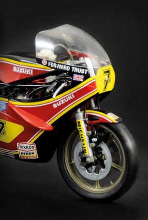 Italeri 4644 Suzuki RG 500 XR27 1/9 – image 4