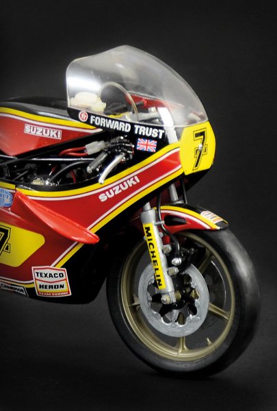 Italeri 4644 Suzuki RG 500 XR27 1/9 – image 4