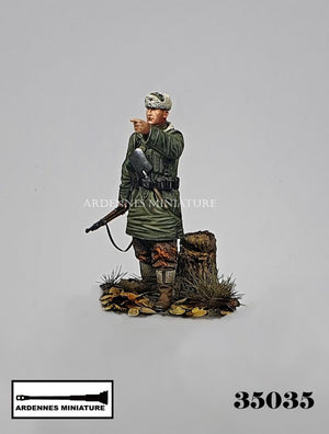 Ardennes Miniature 35035 GERMAN SOLDIER WINTER 1944-1945 1/35 – Bild 2