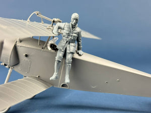 Copper State Models F32-071 French Airman Jumping from His Nieuport 1/32 – image 2
