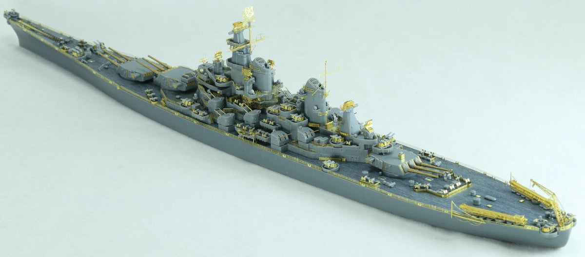 Vee Hobby E57001 USS IOWA BB-61 1944 - Deluxe Edition 1/700 – image 4